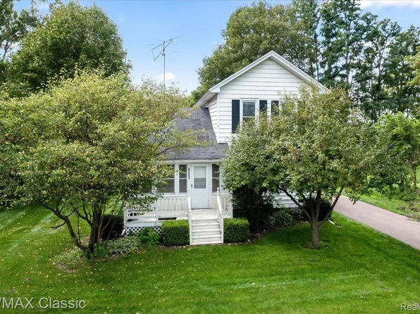 19525 Wasson Rd, Gregory, MI 48137