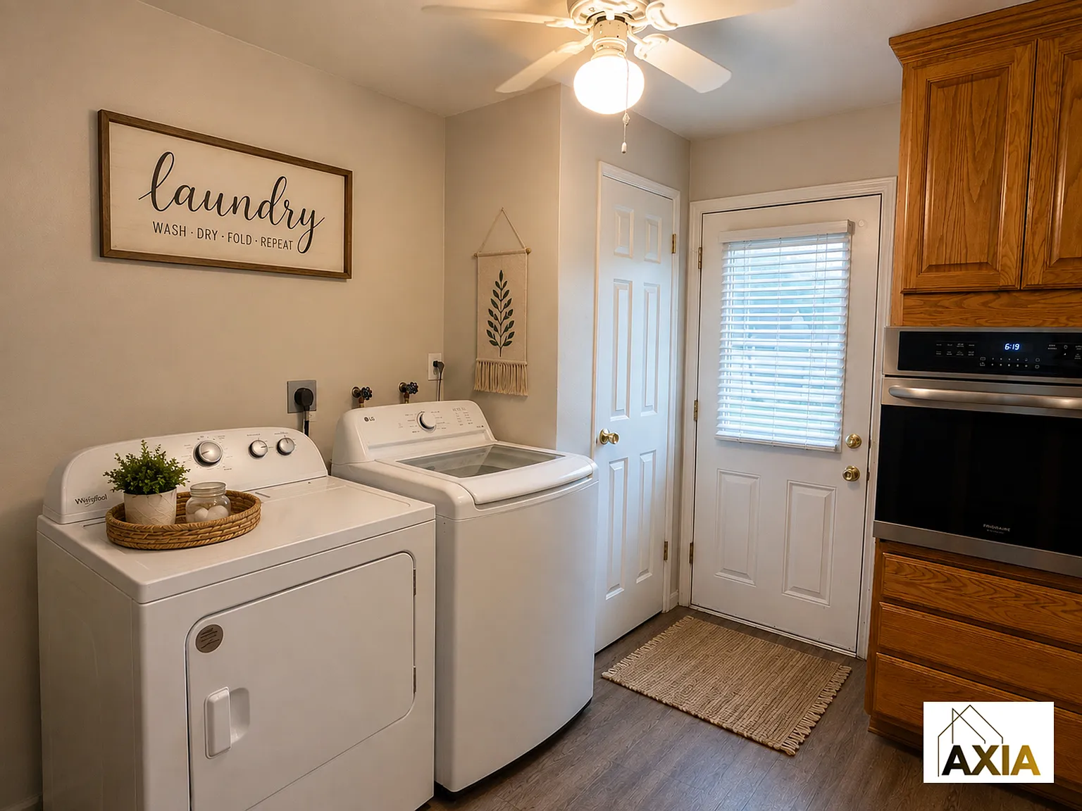3 bed, 1000 sqft, $2,250 — Photo 2