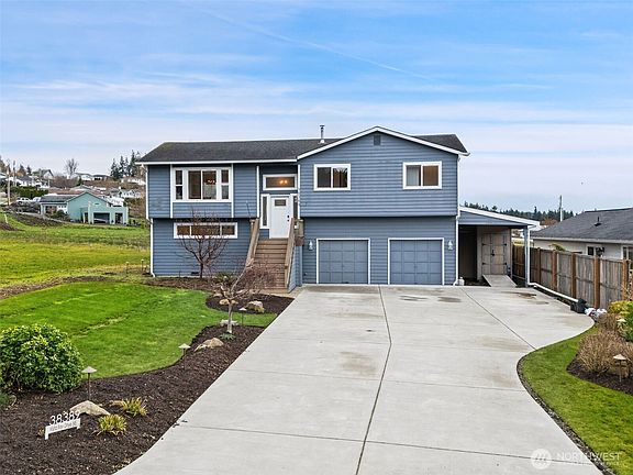 2nd image of 38389 NE Vista Key Drive