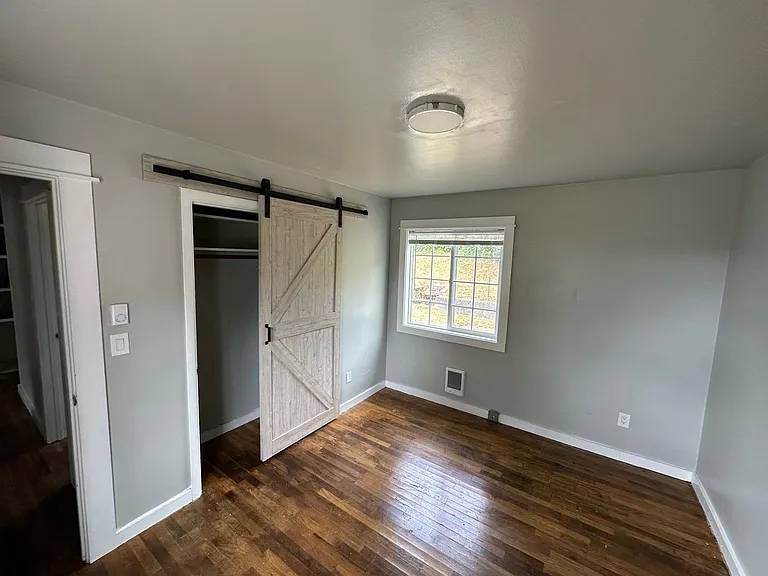 921 Alameda Ave — Photo 13