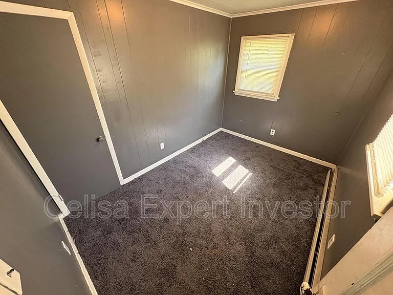 654 Florence Ave — Photo 5