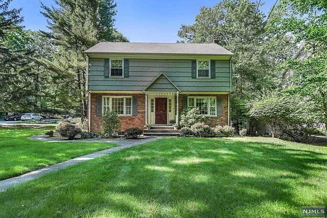 1st image of 139 Woodland Ave