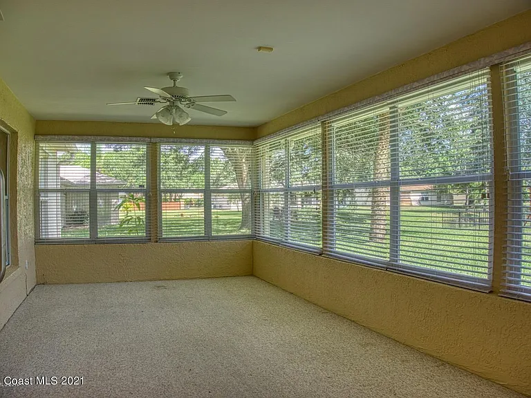 805 Crossbow Dr — Photo 9