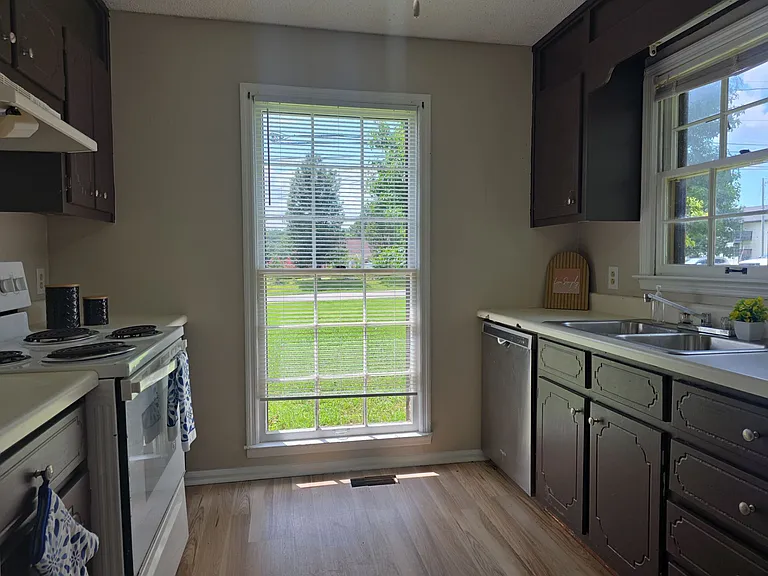 3582 Winchester Rd — Photo 6