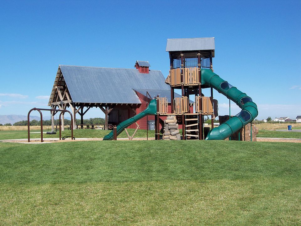 2nd image of 547 Aspen Way #W-26