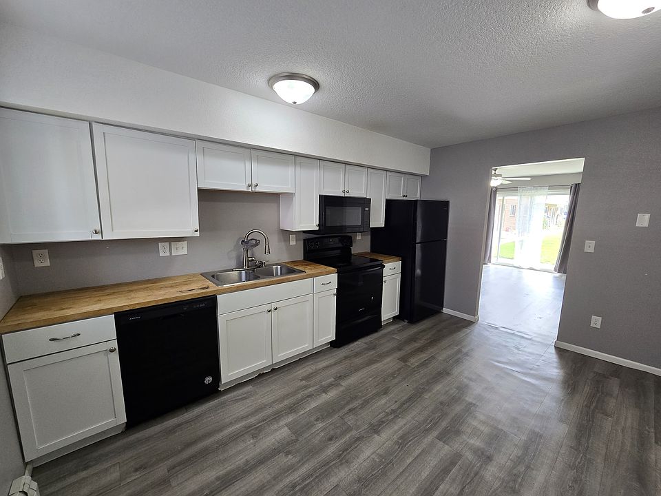 1st image of 101 16th Ave NW #11