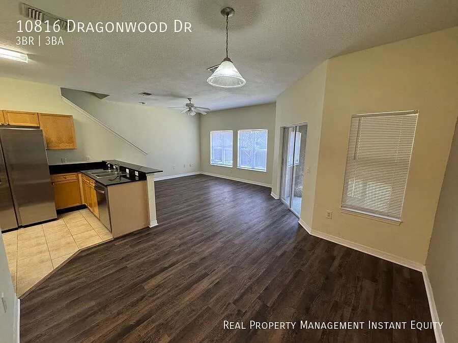 Building Photo - 10816 Dragonwood Dr