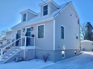 777 Greenview Ave, Des Plaines, IL