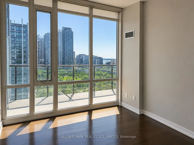 170 Fort York Blvd #1406 — Photo 4