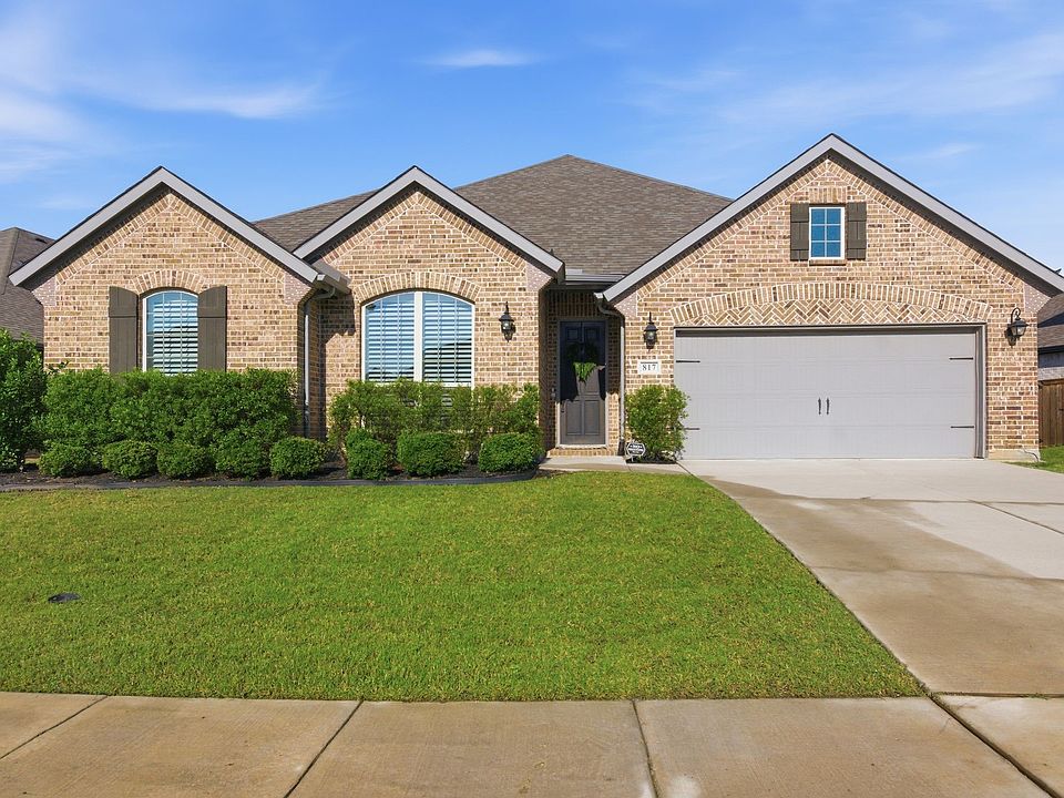 1st image of 817 Uplands Dr