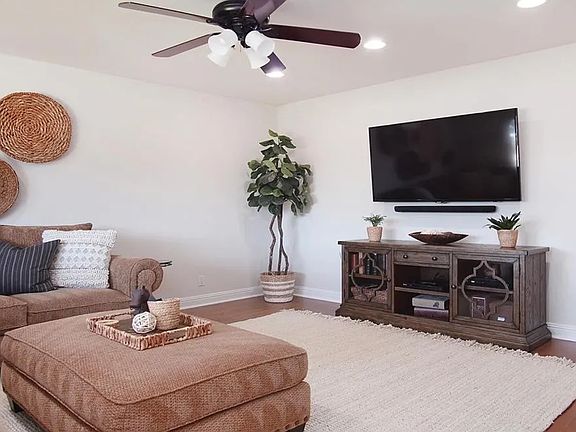 2nd image of 2621 Desrys Blvd