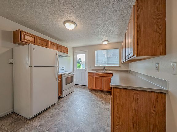 2nd image of 15901 Manor Way #2