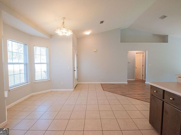 3rd image of 120 Magnolia Ct