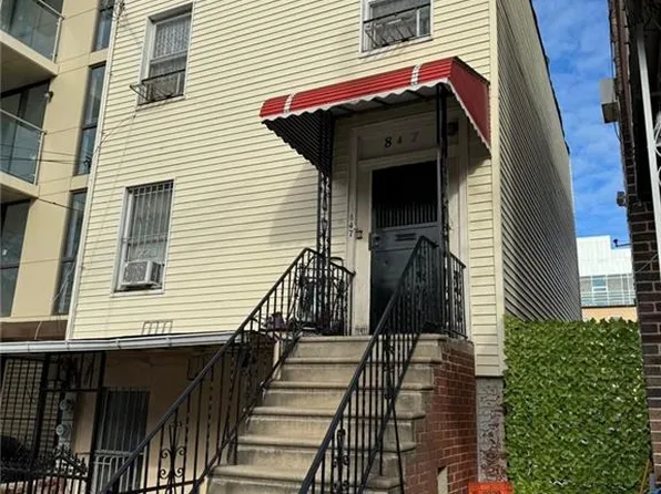 847 54th St, Brooklyn, NY 11220