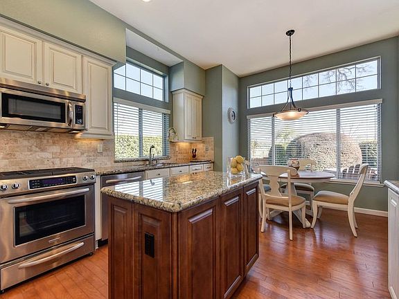 4th image of 116 Arrowsmith Dr