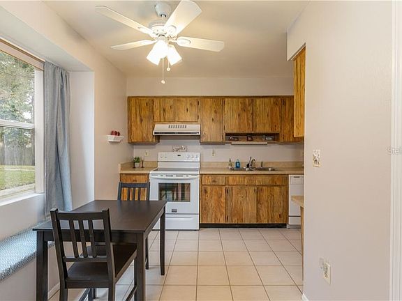 4th image of 1846 Clearbrooke Dr