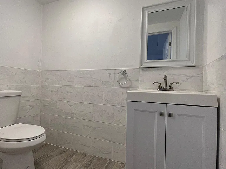 221 Poplar St #A — Photo 15