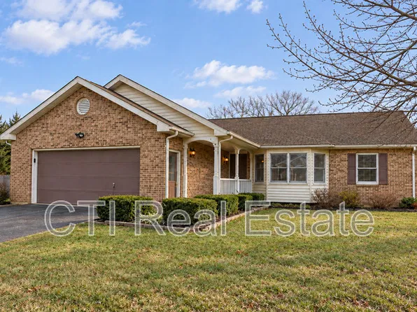 2 Adler Ln, Fredericksburg, VA 22405