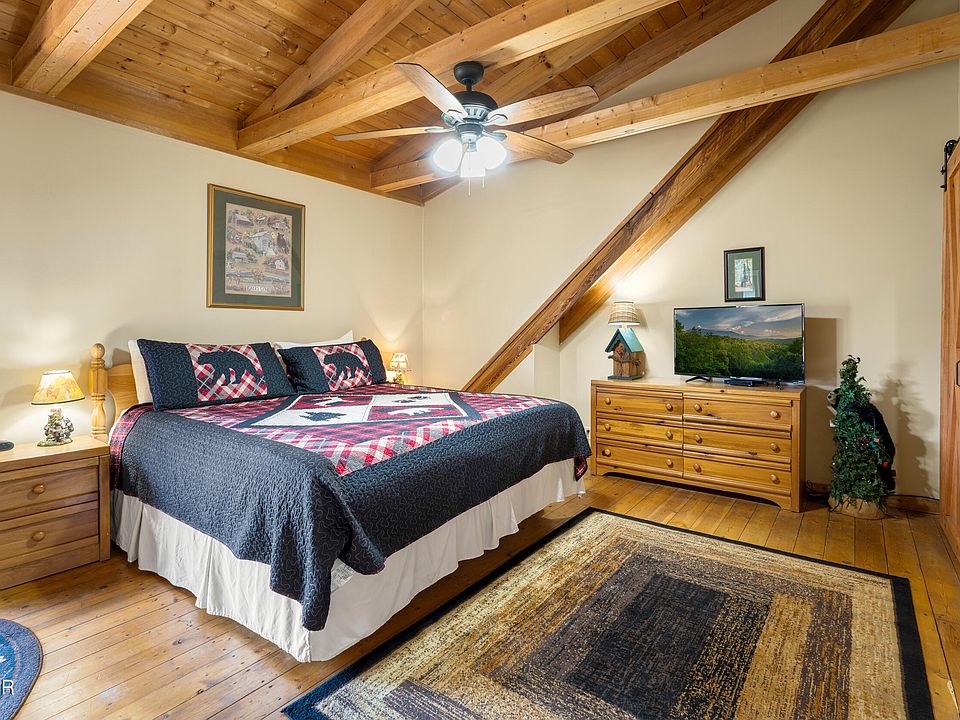 37th image of 1855 Spring Hill Dr