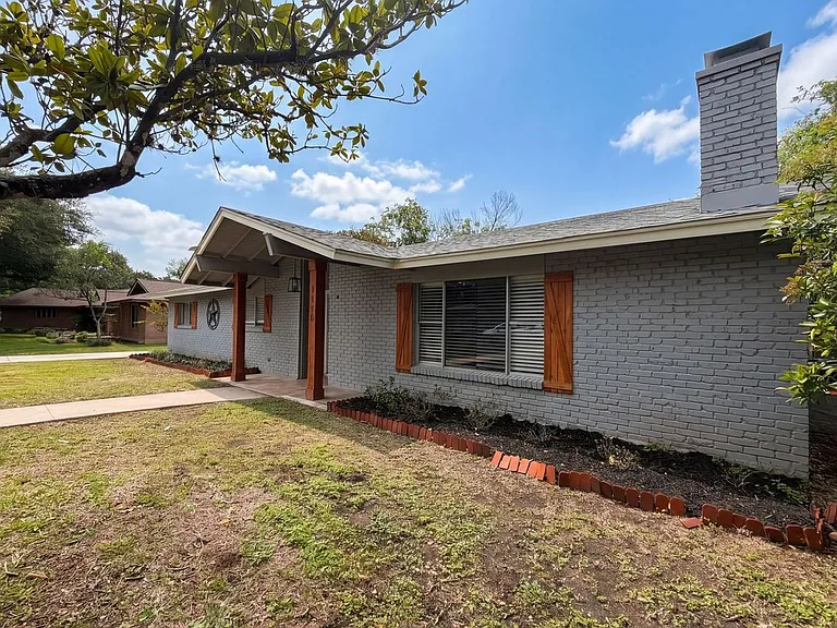 1118 Melissa Dr — Photo 14
