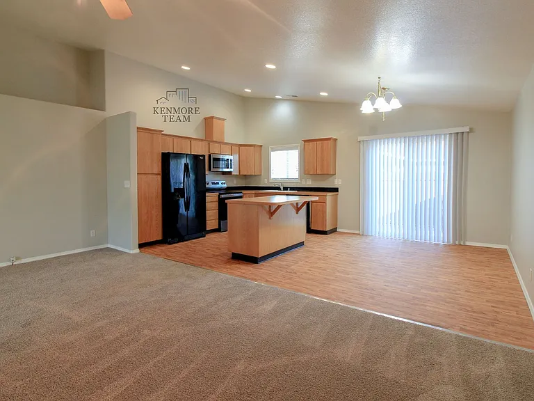 4811 Cleveland Ln — Photo 3