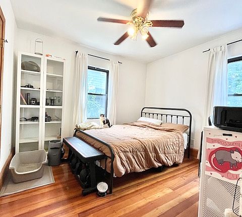 4th image of 3 Aldie St #1