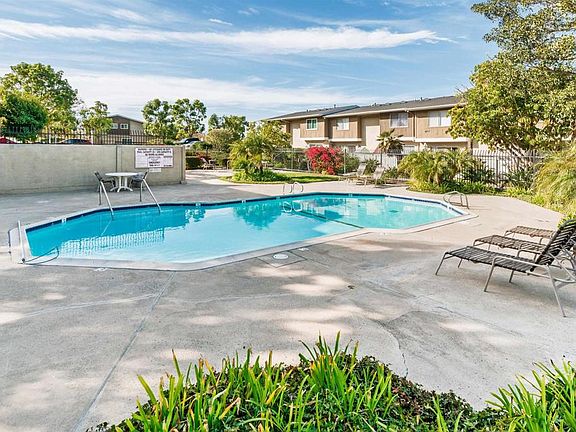 3rd image of 4239 Vista Del Rio Way Unit 6