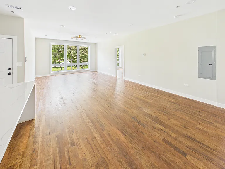 2839 W 24th Blvd #1F — Photo 12