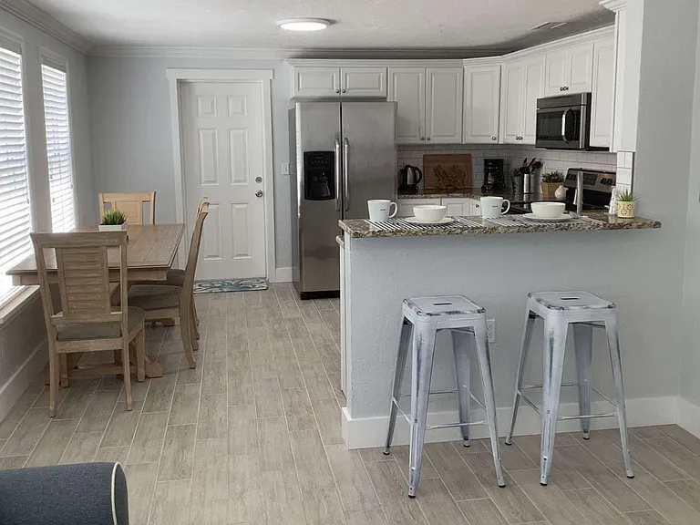3505 Almeria Ave — Photo 12