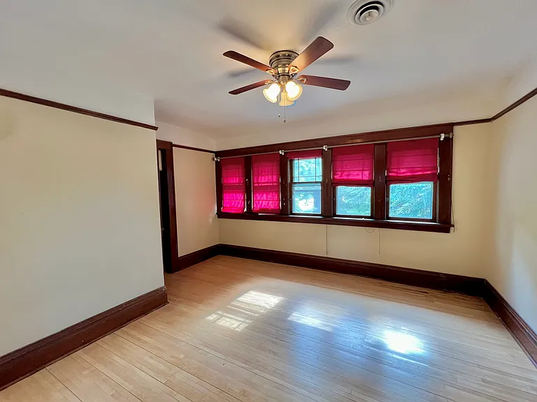 207 S Plum St — Photo 10