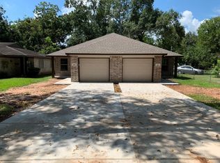 413 Hurst St #415, Angleton, TX 77515