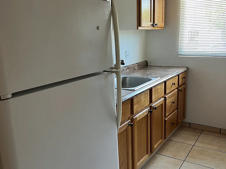 2307 Kenmere Ave — Photo 5