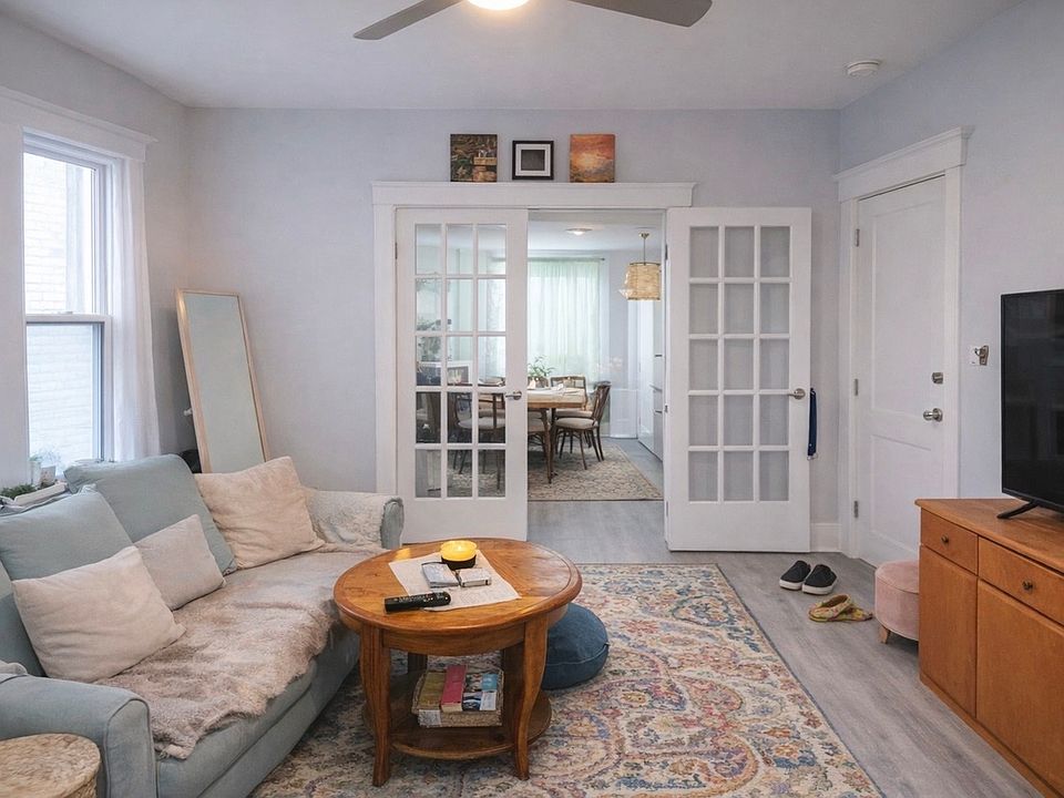 1st image of 208 Woodbine Ave #2