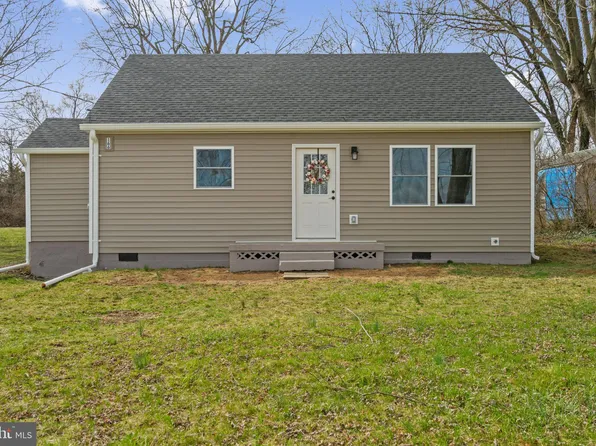 166 Woodbine Rd, Clear Brook, VA 22624