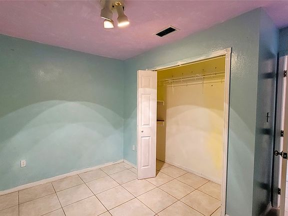 4th image of 340 3rd Ave