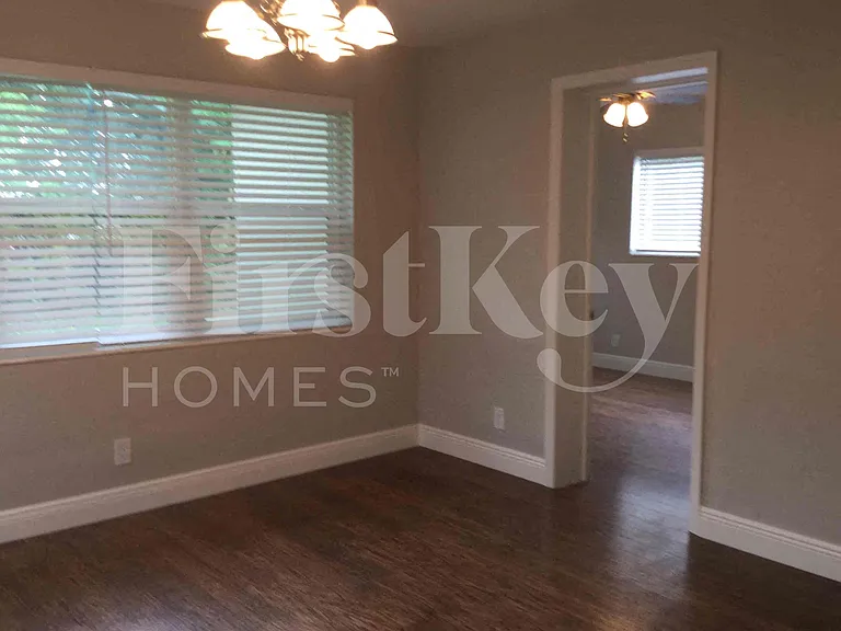 6521 Roosevelt St — Photo 7