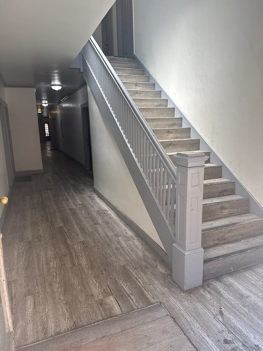 Building Photo - 342 Columbia Ave #204