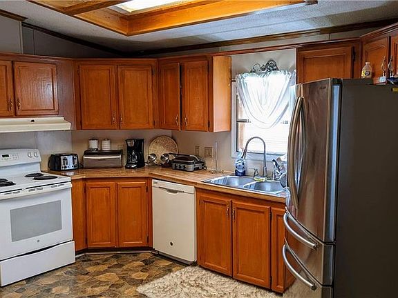 4th image of 1003 Pecan Dr