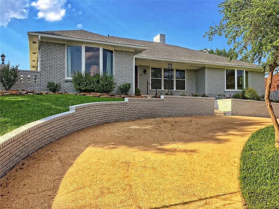 1st image of 222 Canyon Valley Dr