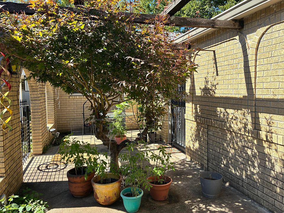 19th image of 512 Crane Ln