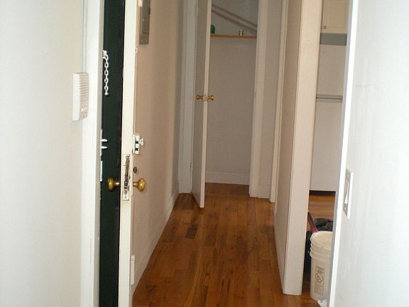2nd image of 32 Joralemon St #Flrd10