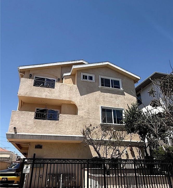 1st image of 1515 W 207th St
