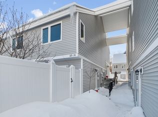 25 Meadow Pond Dr APT J, Leominster, MA 01453