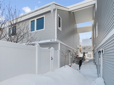25 Meadow Pond Dr APT J, Leominster, MA, 01453