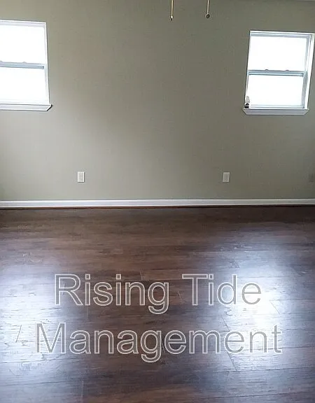 824 9th Ave — Photo 5