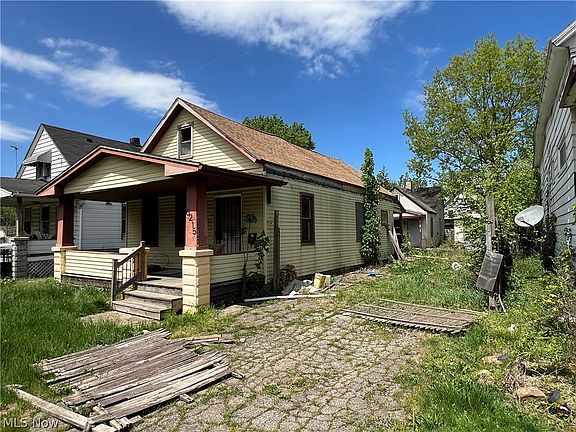 4th image of 6215 Lansing Ave