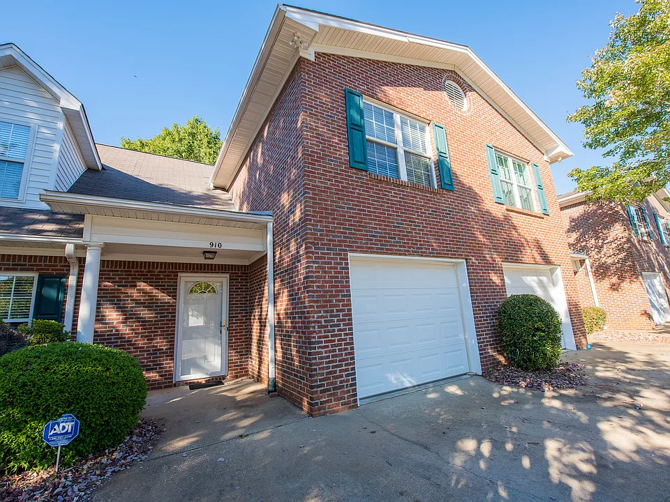 2428 E University Dr #910