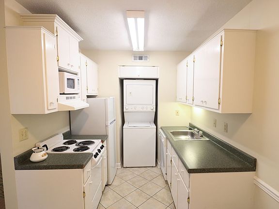 4th image of 907 Cotton Row #A