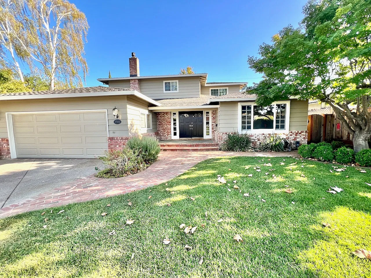 4 bed, 2395 sqft, $6,750 — Photo 1
