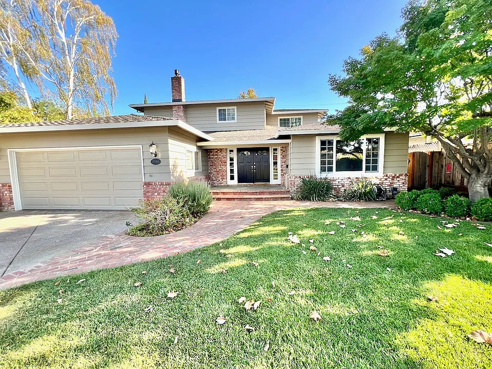 1586 Edmond Ct